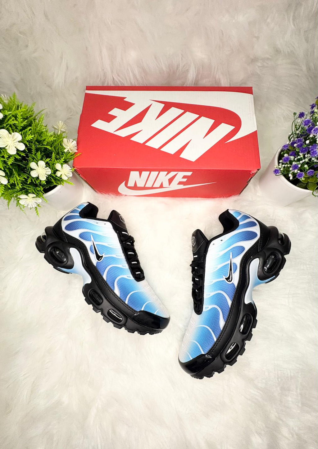 Nike Air Max Plus Blue Gradient: Tuned Air Sneakers for Bold Style