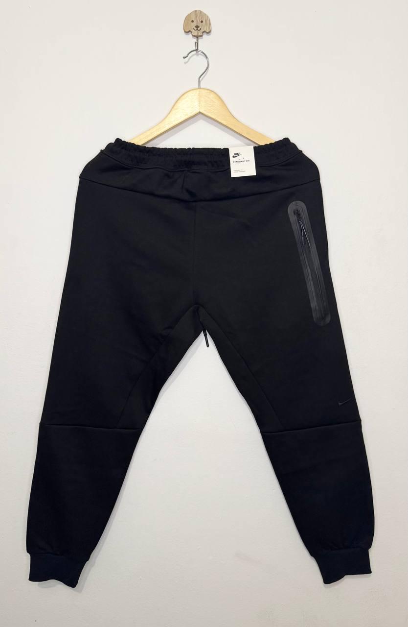 Nike Men’s Black and Grey Tracksuit Set  Stylish Sportswear Outfit